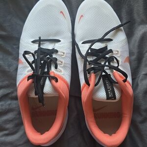 New Nike Quest Women's Running Shoes Sz. 8.5